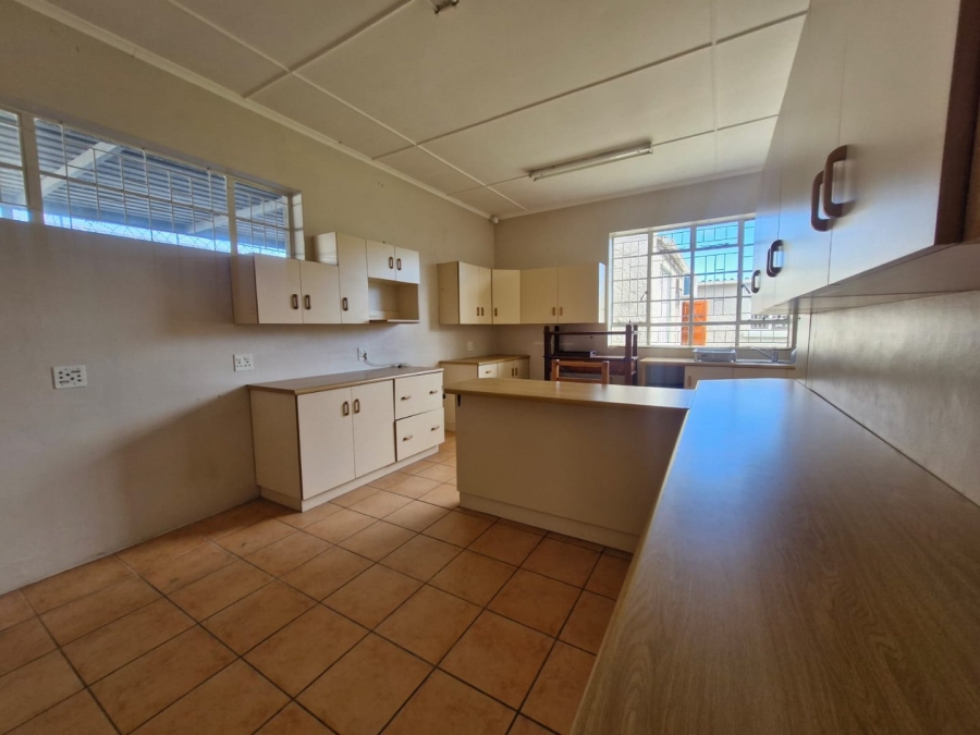 To Let commercial Property for Rent in Newton Park Eastern Cape